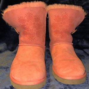 Coral colored size 9 Uggs